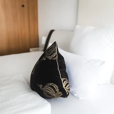 The Business Loft Otel *